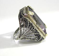 Art Nouveau 18K White and Yellow Gold  Amethyst 'Belais' Ring - Right Side View