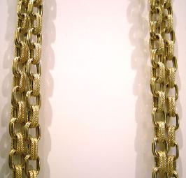 18K Yg Double Oval Open Link Necklace Closeup