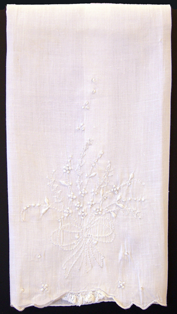 Floral Embroidered Guest Towel - 1930's
