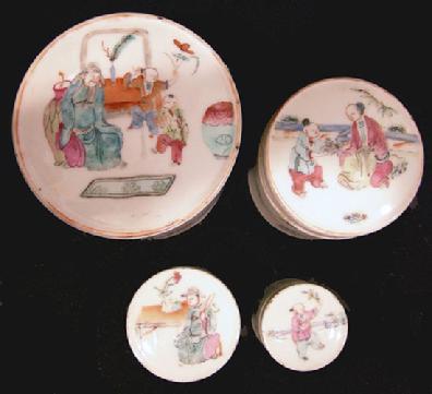 Cabinet Article-Set of Four Chinese Famille Rose Nested Boxs - 19th c. - Top View