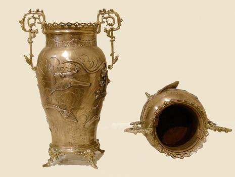 Important Pr. Japanese Moulded Brass Vases with French Ormolu/Bronze Mounts - 1800- Interior View