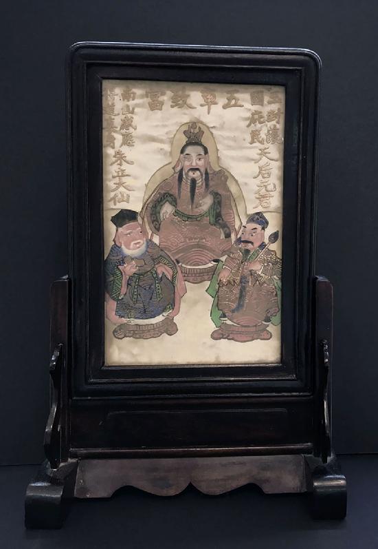 Fine Antique Chinese Paper and Silk Painting in a Two-Part Rosewood Frame