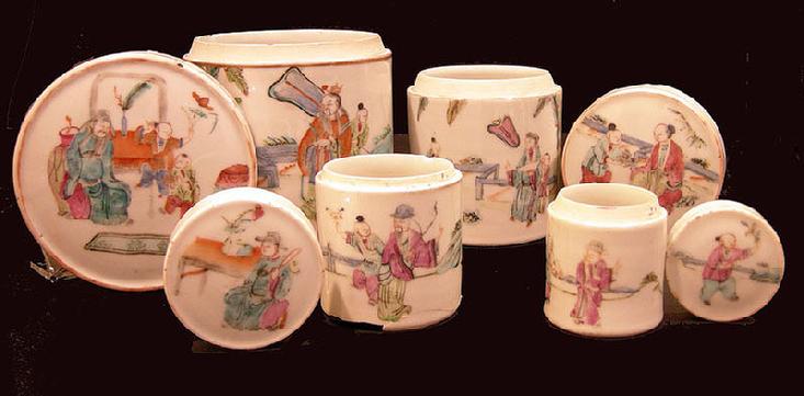 Cabinet Article-Set of Four Chinese Famille Rose Nested Boxs - 19th c.